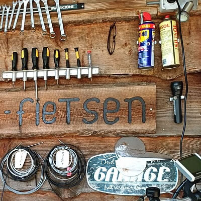 Foto: Allerlei gereedschap op je fiets of camper te repareren