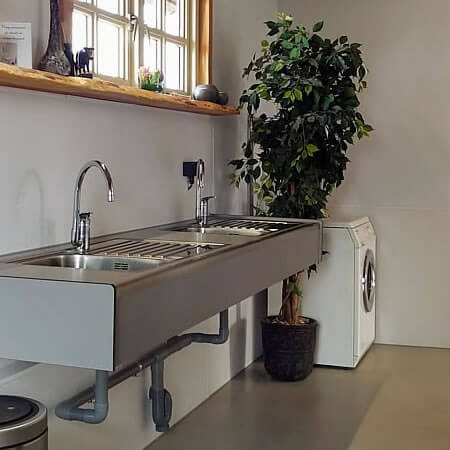 De afwasplaatsen binnen