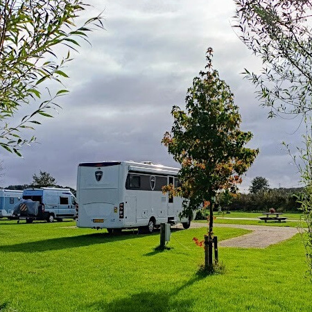 Foto: Ook grote campers vinden een plek bij De Hoge Valk