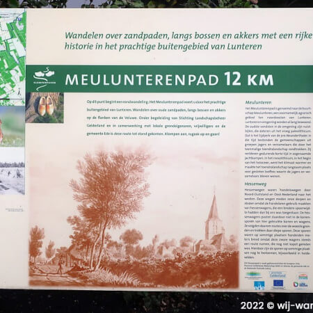 Foto: Wij wandelen klompenpad het Meulunterenpad