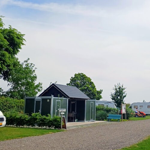 Foto:  Ons uitzicht vanuit de KampeerKoets