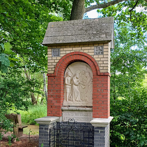 Foto: Statie van de kruisweg in Tienray