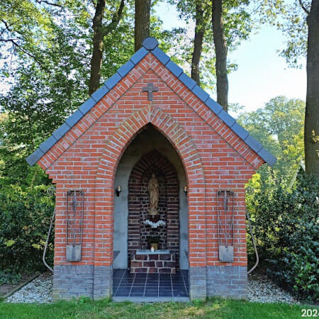 Foto: Kapelletje langs het fietspad