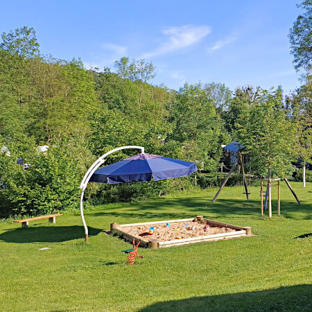 Foto: Er is een kleine speeltuin