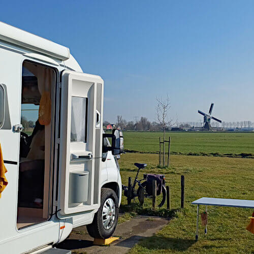 Foto: Ons uitzicht op &eacute;&eacute;n van de molens