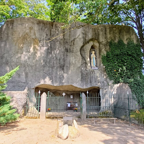 De Lourdesgroet in Mariënheem Foto: De Lourdesgroet in Mariënheem