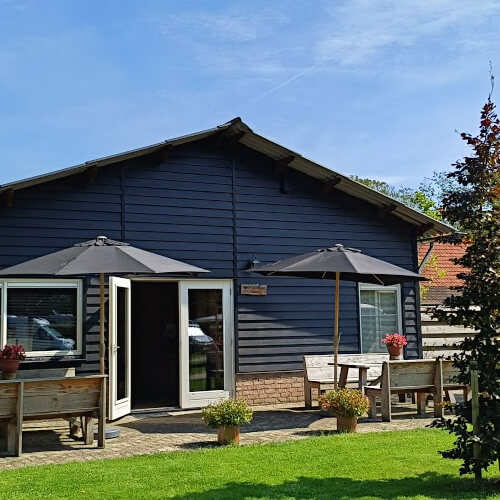 Ontmoetingsruimte en terras Foto: Ontmoetingsruimte en terras