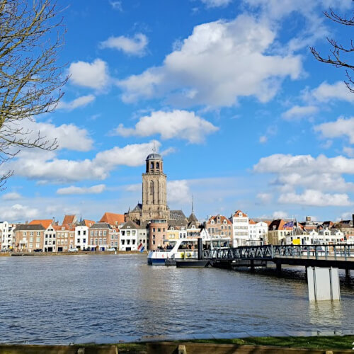 We varen met de pont naar Deventer Foto: We varen met de pont naar Deventer