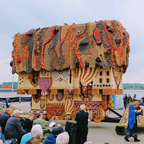 Luchtspiegeling - een bijzondere praalwagen Foto: Luchtspiegeling - een bijzondere praalwagen